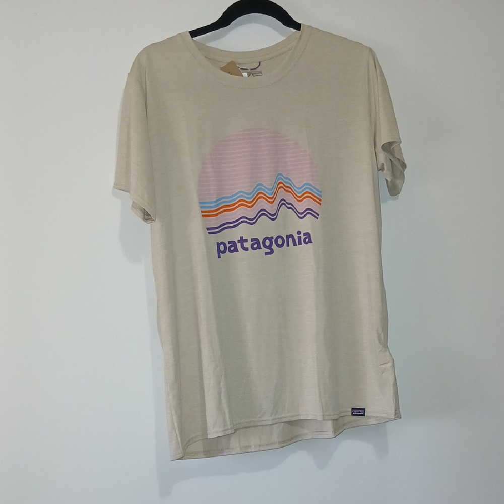 Patagonia Beige Graphic short sleeved T Shirt Botanical Odor Control NWT